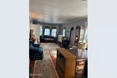 11 Melrose St, Adams, MA 01220 - Photo 4