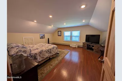 5 McKinley St, Adams, MA 01220 - Photo 16