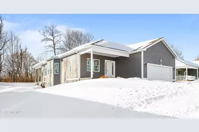 15 Cherry Hill Dr, Pittsfield, MA 01201 - Photo 1