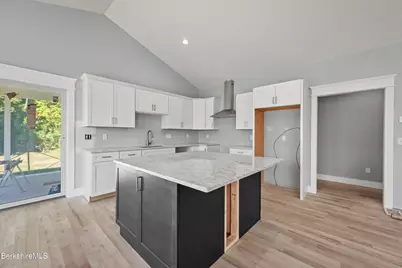 15 Cherry Hill Dr, Pittsfield, MA 01201 - Photo 8