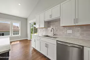 15 Cherry Hill Dr, Pittsfield, MA 01201 - Photo 18