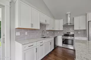 15 Cherry Hill Dr, Pittsfield, MA 01201 - Photo 18