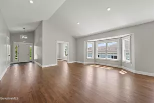15 Cherry Hill Dr, Pittsfield, MA 01201 - Photo 8