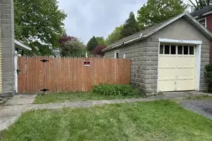 132 Daniels Ave, Pittsfield, MA 01201 - Photo 2