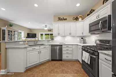 14 Sunrise Cir, Pittsfield, MA 01201 - Photo 18