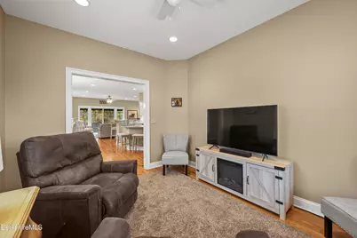 14 Sunrise Cir, Pittsfield, MA 01201 - Photo 12