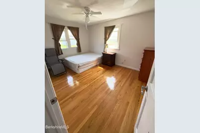 127 Oak Hill Rd, Pittsfield, MA 01201 - Photo 16