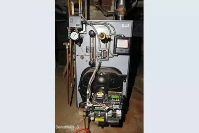 105 Friend St, Adams, MA 01220 - Photo 26