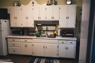 105 Friend St, Adams, MA 01220 - Photo 14