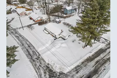 4 Paula Ave, Pittsfield, MA 01201 - Photo 2