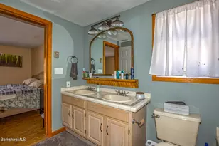 380 W Rd, Adams, MA 01220 - Photo 24