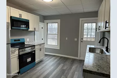 139 Robbins Ave, Pittsfield, MA 01201 - Photo 4