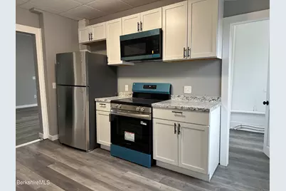 139 Robbins Ave, Pittsfield, MA 01201 - Photo 12