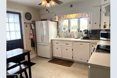 10 Huron St, Pittsfield, MA 01201 - Photo 6