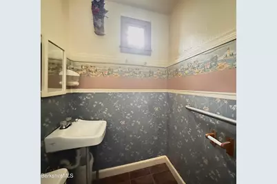 9 Depot St, Monroe, MA 01350 - Photo 20