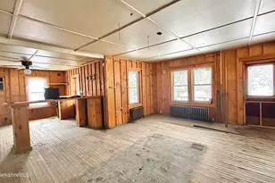 9 Depot St, Monroe, MA 01350 - Photo 6