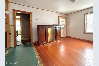 9 Depot St, Monroe, MA 01350 - Photo 4