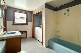 9 Depot St, Monroe, MA 01350 - Photo 6