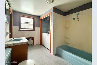 9 Depot St, Monroe, MA 01350 - Photo 6