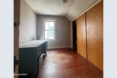 9 Depot St, Monroe, MA 01350 - Photo 8