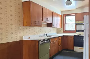 9 Depot St, Monroe, MA 01350 - Photo 2