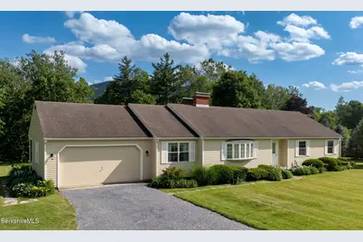 92 Hancock Rd, Williamstown, MA 01267 - Photo 1