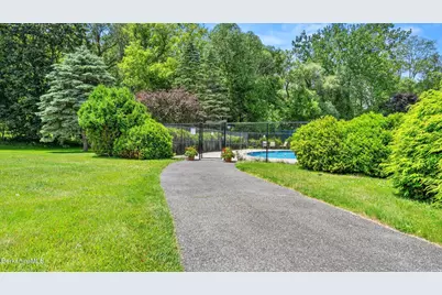 424 N Hemlock Ln, Williamstown, MA 01267 - Photo 36