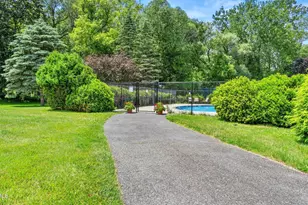 424 N Hemlock Ln, Williamstown, MA 01267 - Photo 36