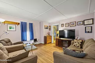 2 Horn Pl, Adams, MA 01220 - Photo 4