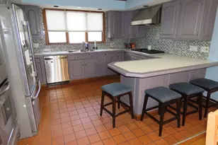 284 Franklin St, North Adams, MA 01247 - Photo 4