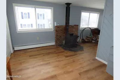 284 Franklin St, North Adams, MA 01247 - Photo 24