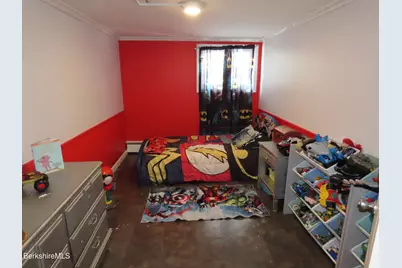 284 Franklin St, North Adams, MA 01247 - Photo 40