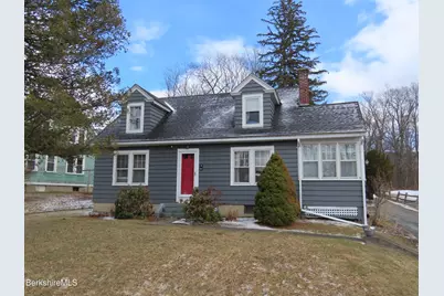 284 Franklin St, North Adams, MA 01247 - Photo 2