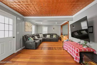 40 Stearns Ave, Pittsfield, MA 01201 - Photo 2