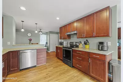 40 Stearns Ave, Pittsfield, MA 01201 - Photo 10