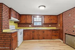 147 Dewey Ave, Pittsfield, MA 01201 - Photo 16