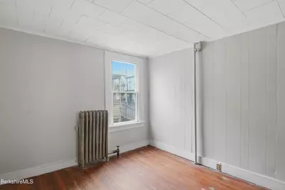 147 Dewey Ave, Pittsfield, MA 01201 - Photo 12