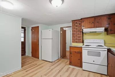 147 Dewey Ave, Pittsfield, MA 01201 - Photo 18