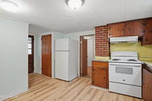 147 Dewey Ave, Pittsfield, MA 01201 - Photo 18