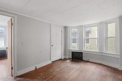 147 Dewey Ave, Pittsfield, MA 01201 - Photo 8