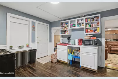 24 Southern Ave, Pittsfield, MA 01201 - Photo 16