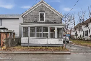 24 Southern Ave, Pittsfield, MA 01201 - Photo 2