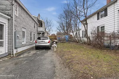 24 Southern Ave, Pittsfield, MA 01201 - Photo 8