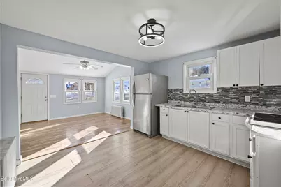 65 Melrose St, Adams, MA 01220 - Photo 18