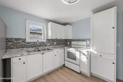 65 Melrose St, Adams, MA 01220 - Photo 16