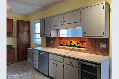 19 Commonwealth Ave, Pittsfield, MA 01201 - Photo 8