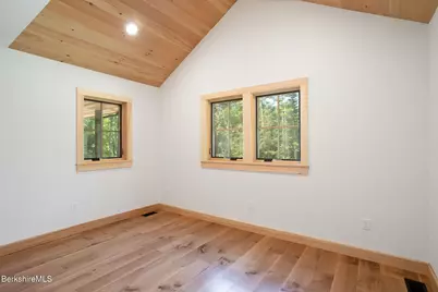 1427 Hewins St, Sheffield, MA 01257 - Photo 18