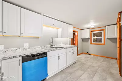 20 Marietta St, North Adams, MA 01247 - Photo 8