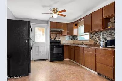 94 Crane Ave, Pittsfield, MA 01201 - Photo 6