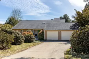 103 Gravesleigh Terrace, Pittsfield, MA 01201 - Photo 2